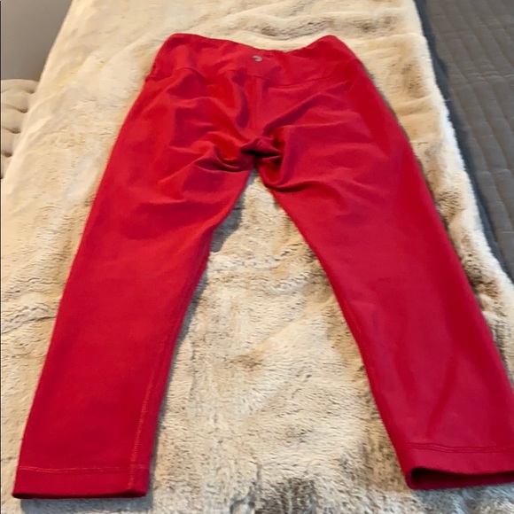 90 Degree Women’s Capri length Legging - Picture 3 of 4